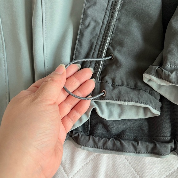 The North Face Summit Series Fleece Lined Jacket - Picture 8 of 10